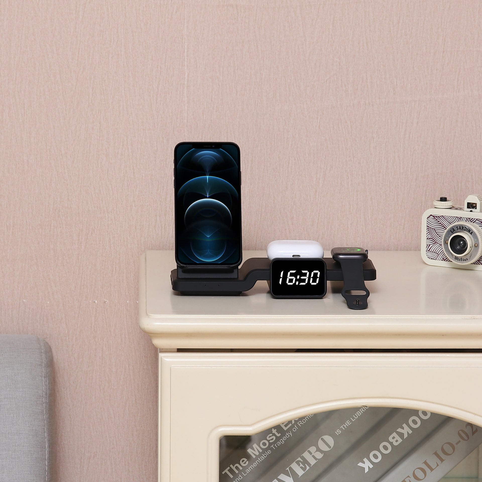 A Multifunctional Fast Charge Wireless Charger